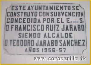 Placa conmemorativa de la construccin del Ayuntamiento de Caracenilla en 1956/57